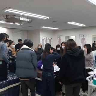 요즘 대세는 슈가링 왁싱!